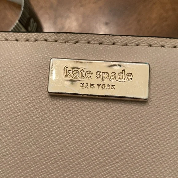 Kate Spade Laurel Way Stacy Wallet EUC - Picture 2 of 13